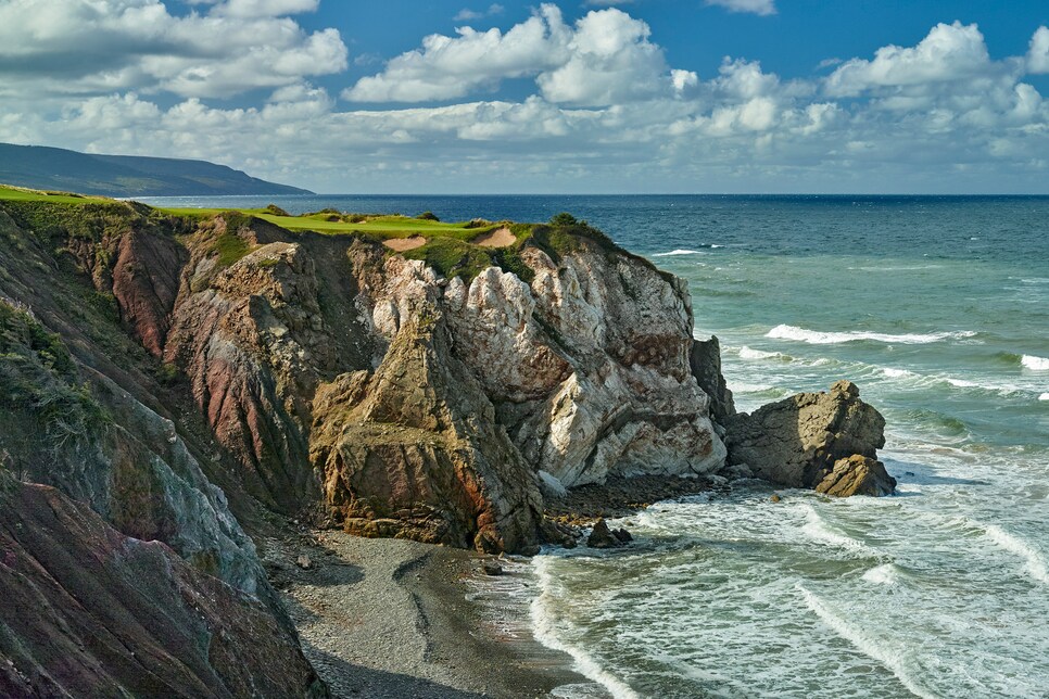 Cabot-Cliffs-16th-hole.jpg