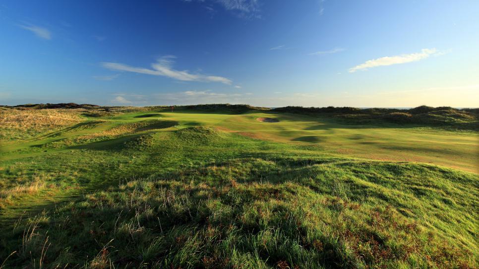 Portmarnock-Golf-Club-par-5-hole-6-Dublin.jpg