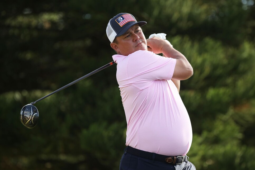 Rickie Fowler's pineapple hat turns heads in Florida