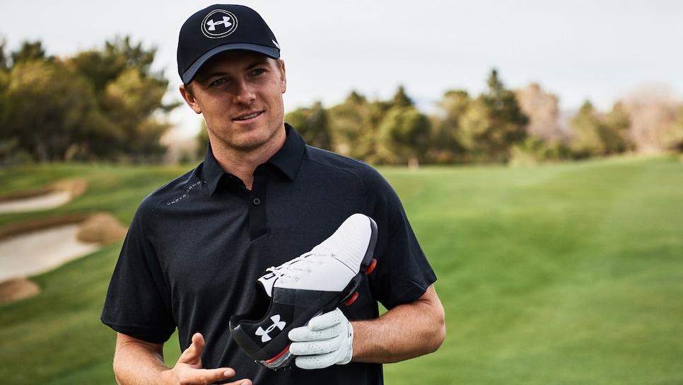 spieth standing with shoe.jpg