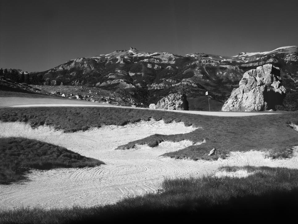 ElDefasio-GC-hole-9-San-Martin-de-los-Andes-Patagonia.jpg