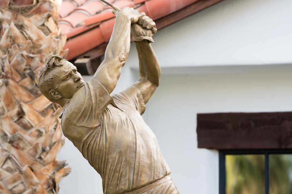 Arnold Palmer statue Tradition GC.jpg