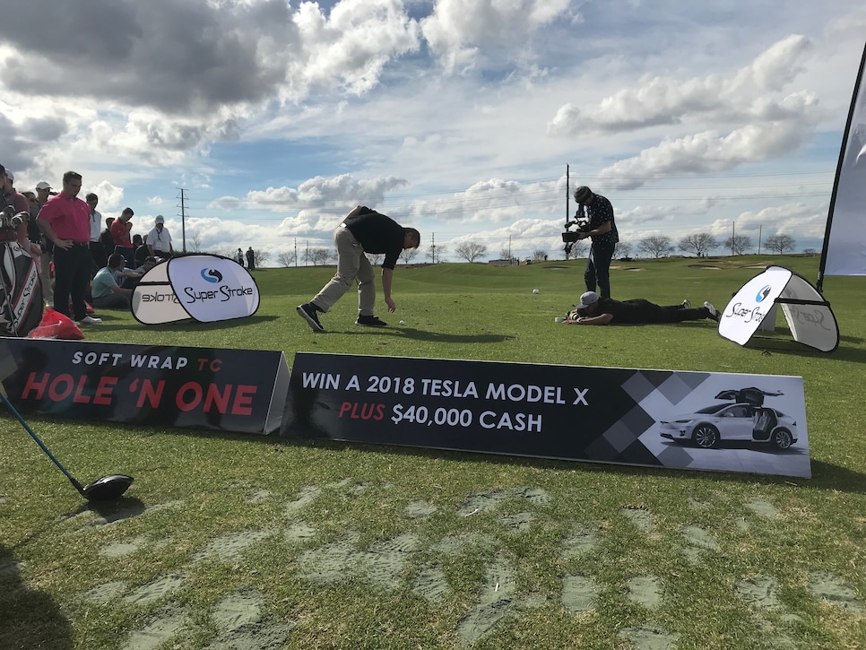 I Tried And Failed Miserably In An Attempt To Make A Hole In One To Win 40 000 And A Car At The 2018 Pga Show This Is The Loop Golf Digest