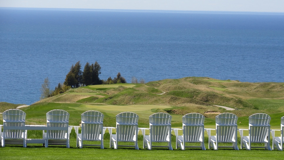 Michigan-Brews1-Arcadia-Bluffs-GC-overlook.jpg