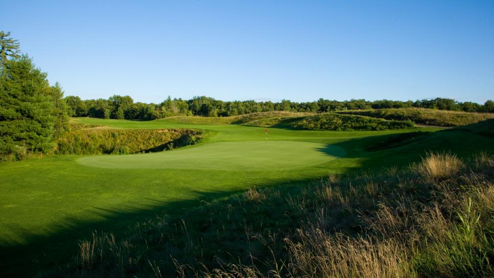 Michigan-Walkable-Courses-Diamond-Springs-Golf-Course-18.jpg