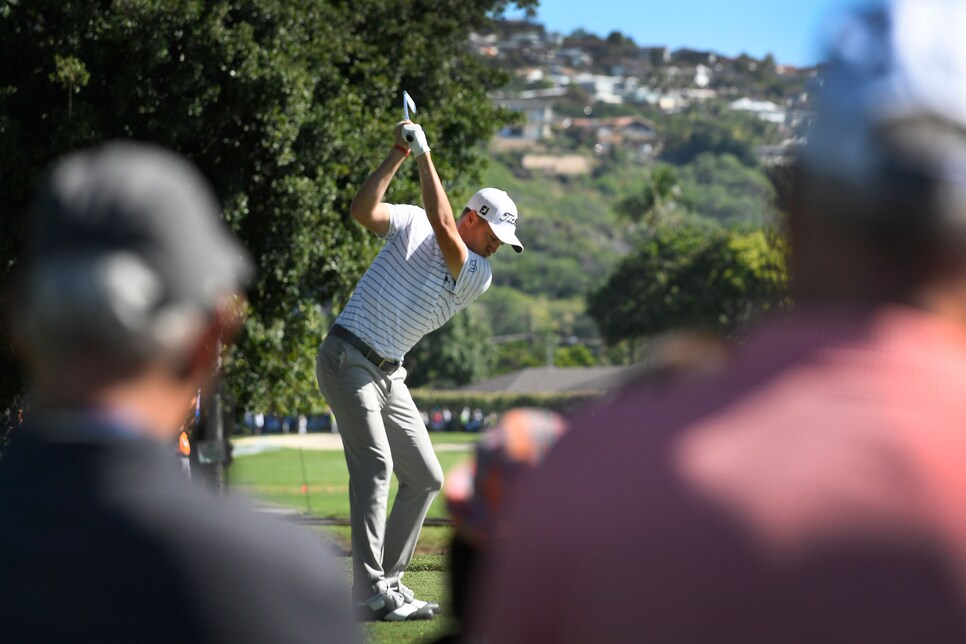 justin-thomas-fans-watching-sony-open-2018.jpg