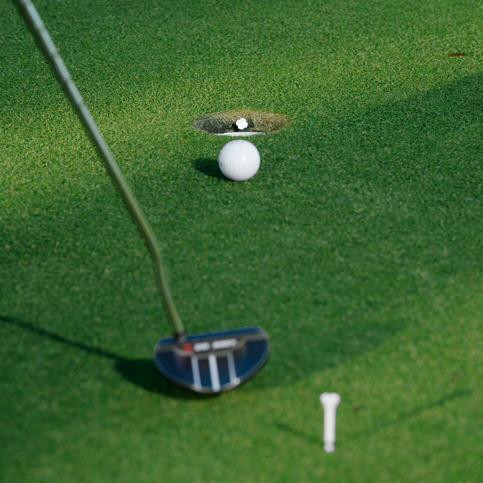 Adam-Hadwin-putting-drill.jpg