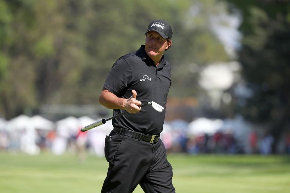 phil-mickelson-wgc-mexico-sunday-2018-thumbs-up.jpg