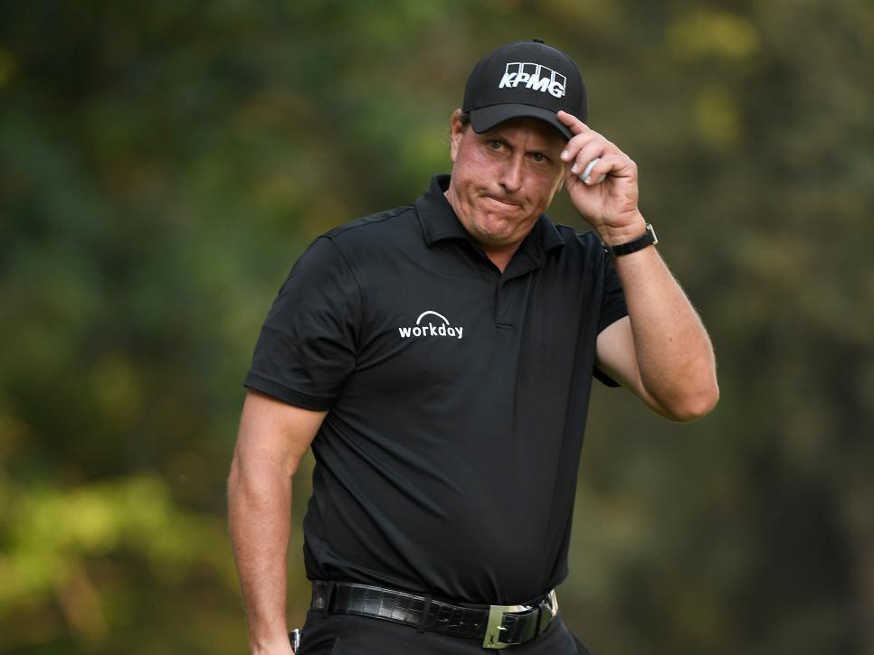 MEXICO CITY, MEXICO - MARCH 04: Phil Mickelson acknowledges fans on the 18th green during the final round of the World Golf Championships-Mexico Championship at Club de Golf Chapultepec on March 4, 2018 in Mexico City, Mexico. (Photo by Stan Badz/PGA TOUR)