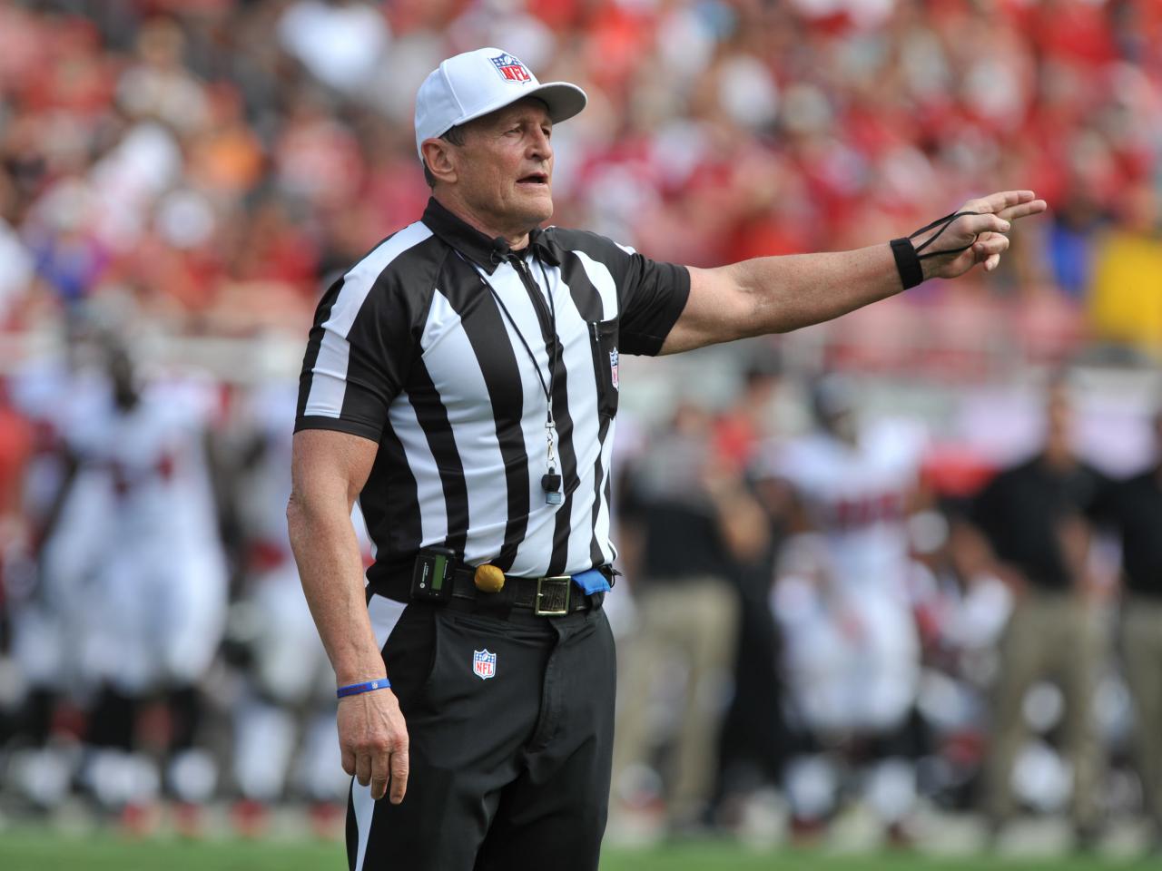 Opinion  Catching Up With Ed Hochuli, a Locked-Out N.F.L. Referee - The  New York Times