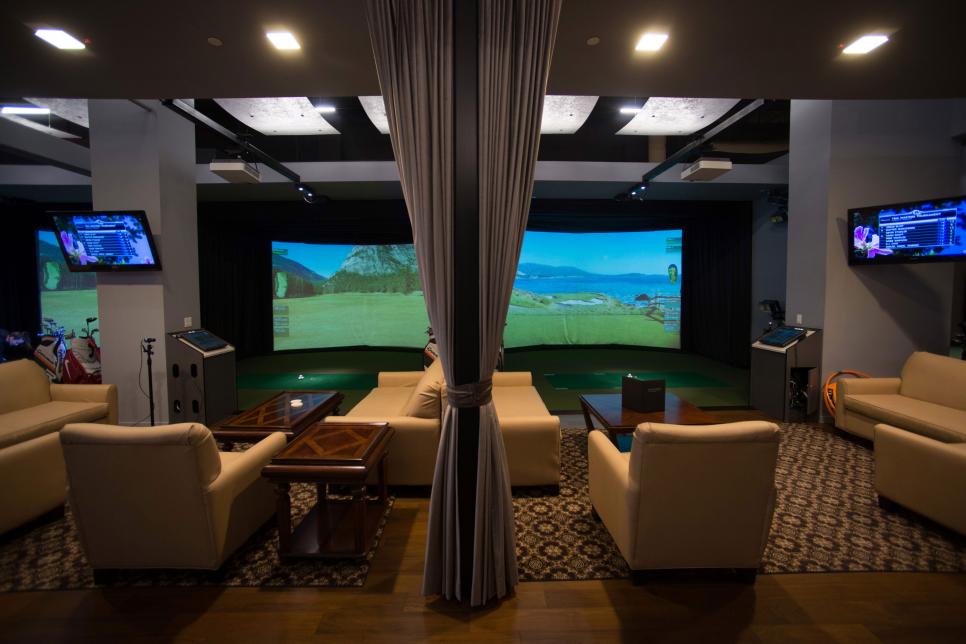 golf-simulator-luxury-setup.jpg