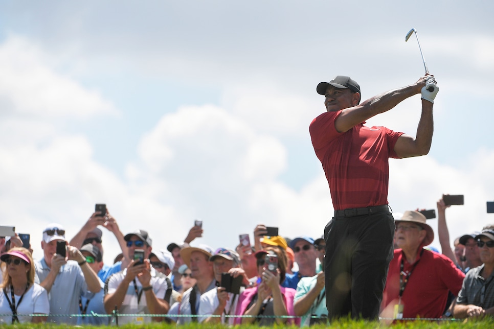 tiger-woods-bay-hill-2018-sunday-swinging.jpg