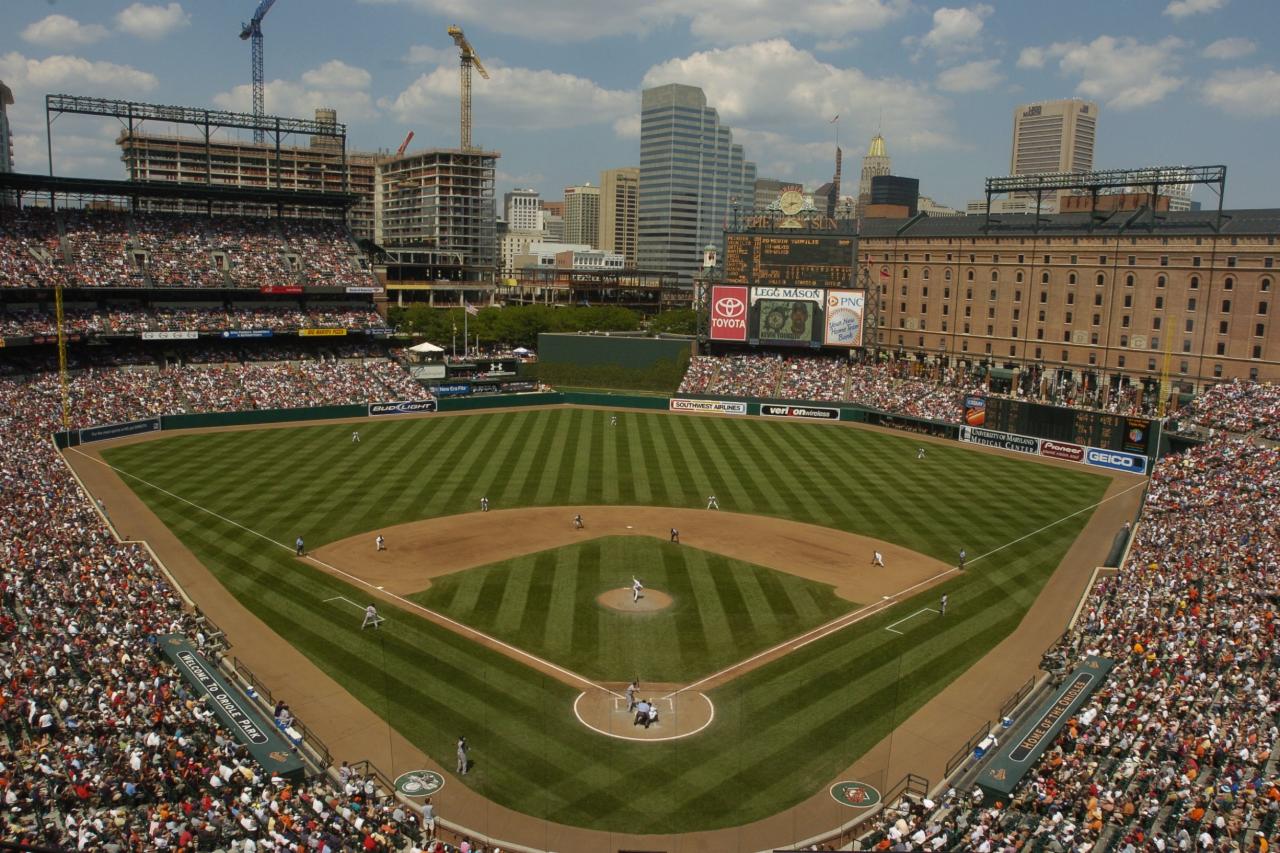 Best places to catch homers in MLB stadiums