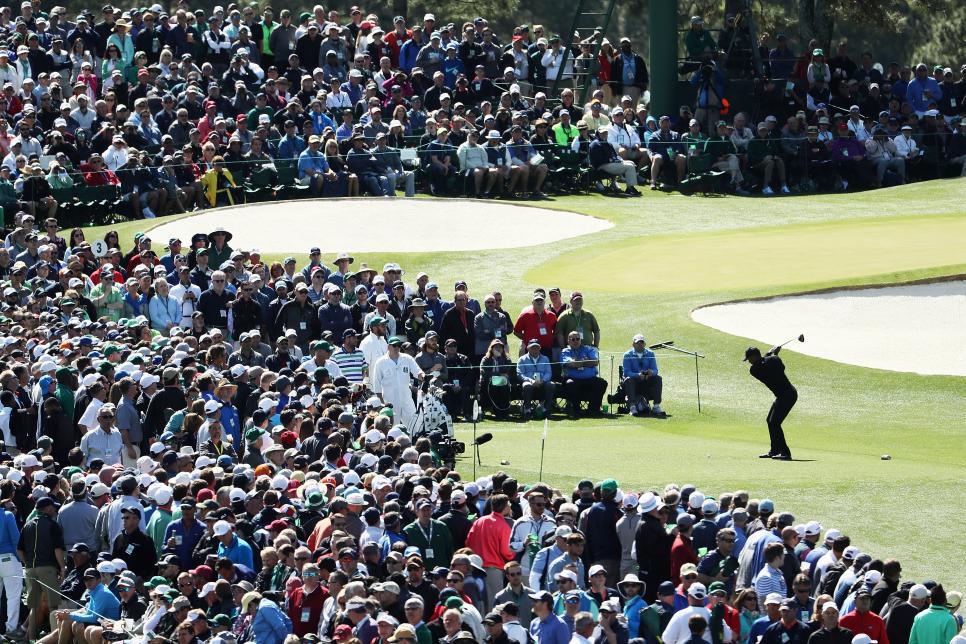 tiger-woods-masters-2018-thursday-third-tee-crowds.jpg