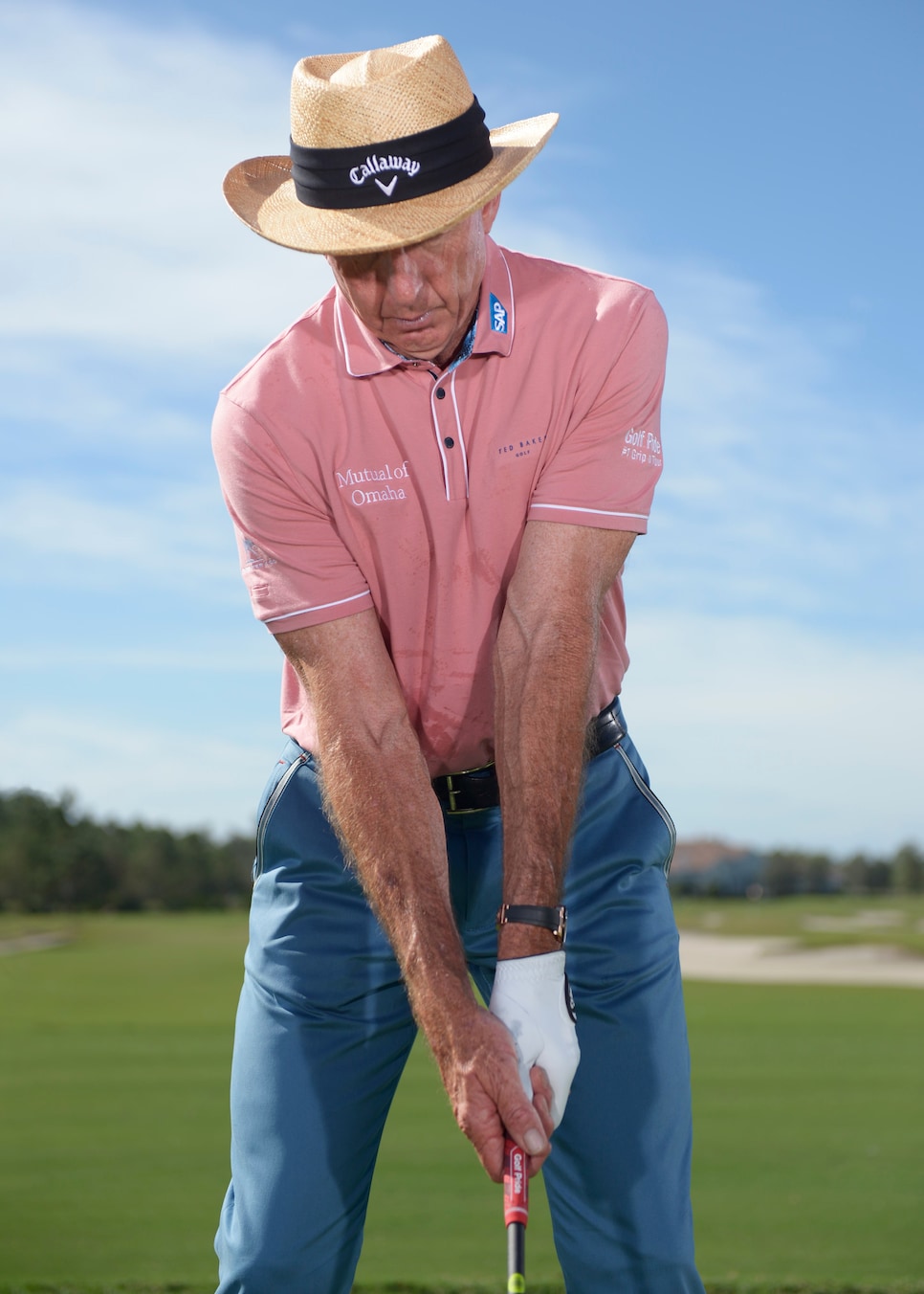 David-Leadbetter-pitching-grip-pressure.jpg