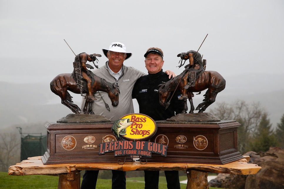 paul-broadhurst-kirk-triplett-legends-of-golf-2018-trophy.jpg