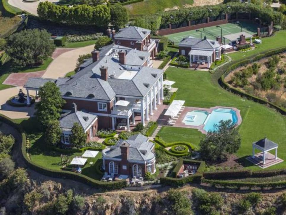 Wayne Gretzky Drops 13 5 Million To Buy Back The Sweet Pad He Sold To Lenny Dykstra This Is The Loop Golf Digest