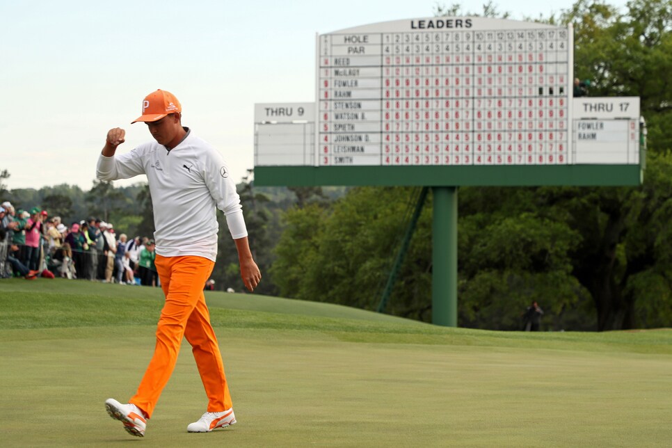 rickie-fowler-masters-2018-sunday-walking-off-18.jpg