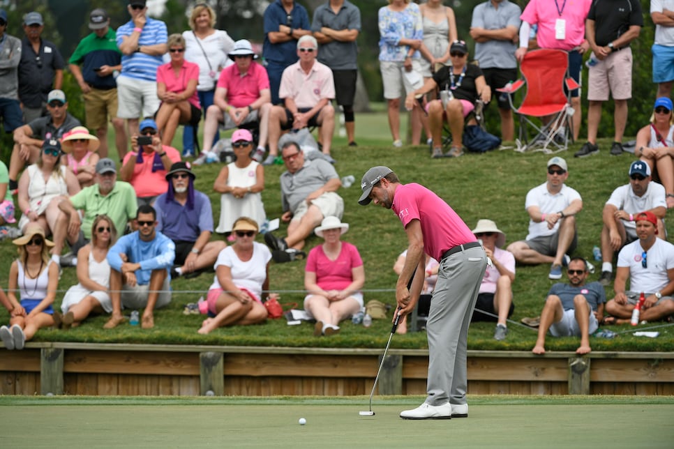 webb-simpson-players-2018-putting-sunday-arm-anchoring.jpg