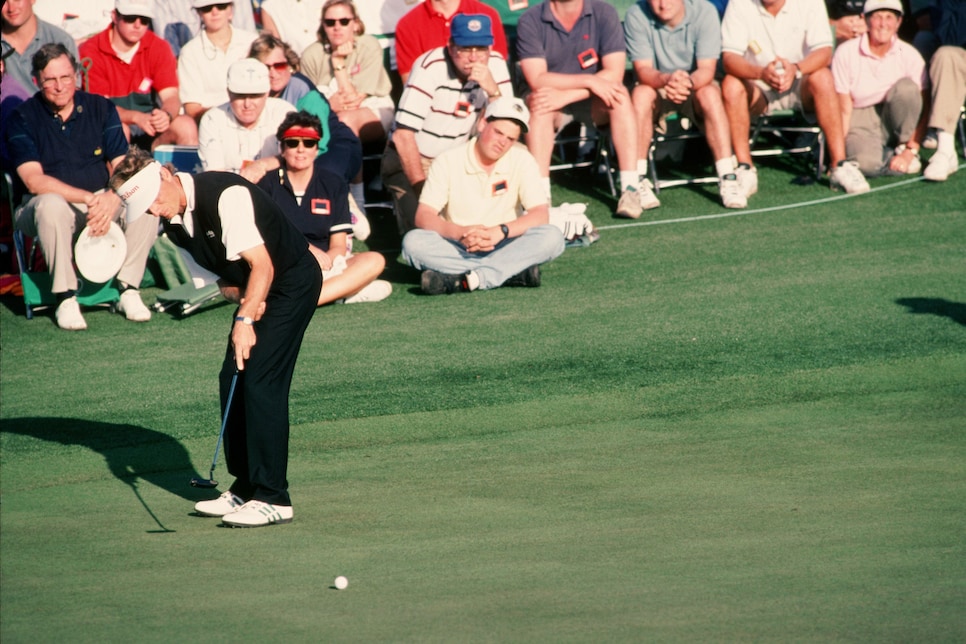 bernhard-langer-masters-1993-putting.jpg