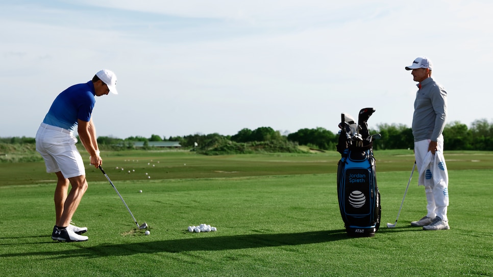 Jordan-Spieth-warmup-irons.jpg