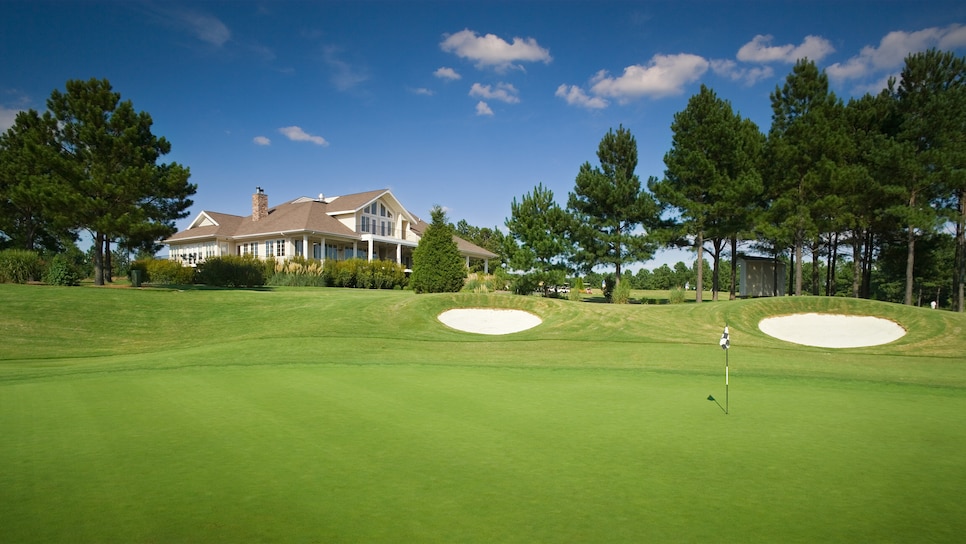 Heritage-Golf-Club-clubhouse.jpg