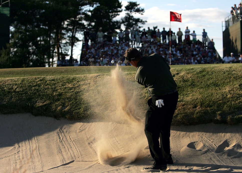 phil-mickelson-2004-us-open-sunday-17th-hole-bunker.jpg