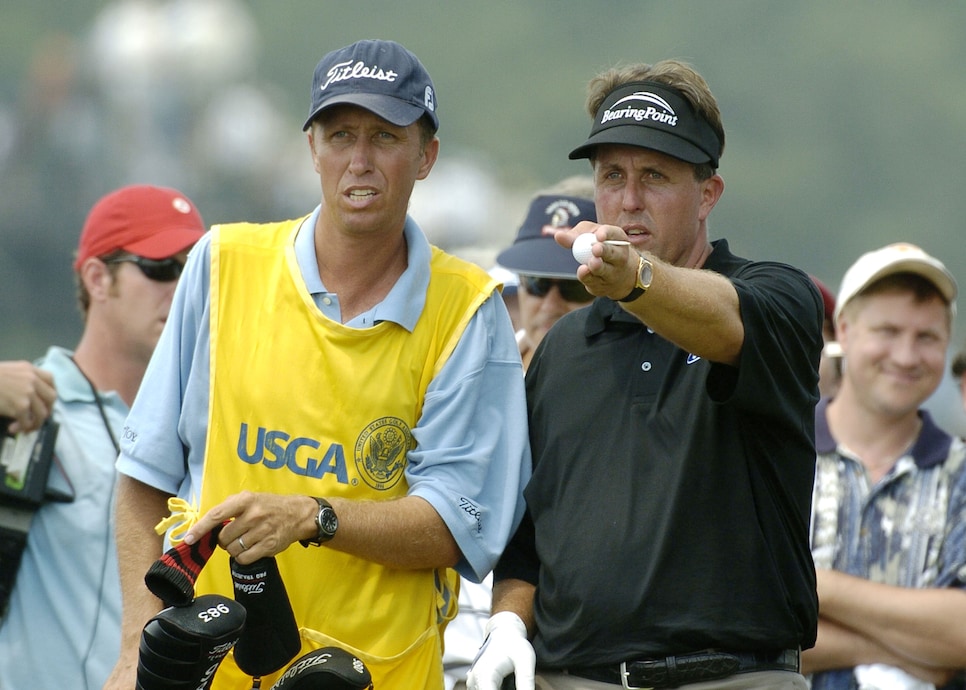 phil-mickelson-jim-mackay-2004-us-open-sunday-deliberating.jpg