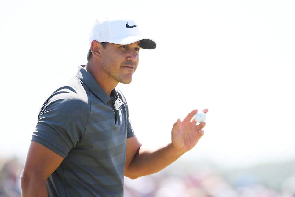 brooks-koepka-us-open-2018-sunday-waving.jpg