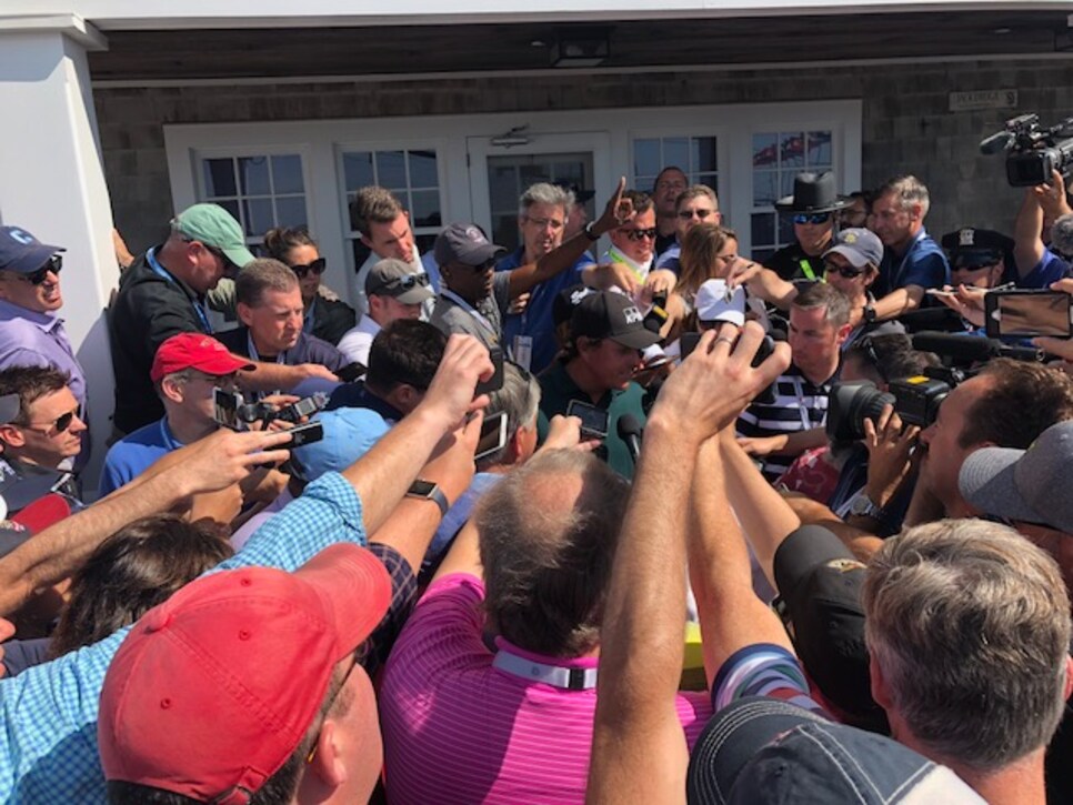 160618-phil-mickelson-scrum.jpg