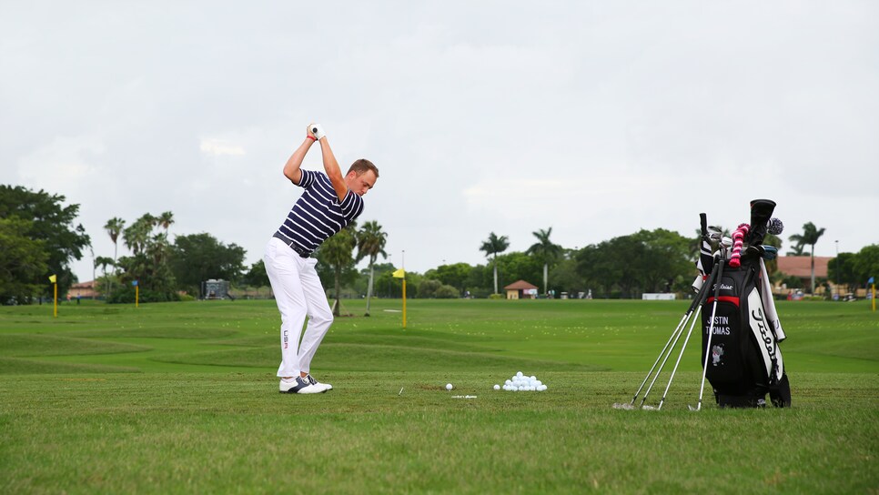 Justin-Thomas-on-driving-range.jpg