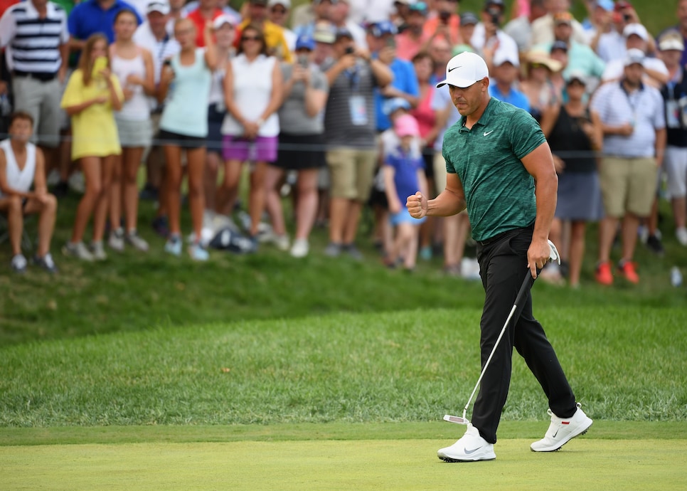 brooks-koepka-pga-championship-sunday-2018-putting-fist-pump.jpg