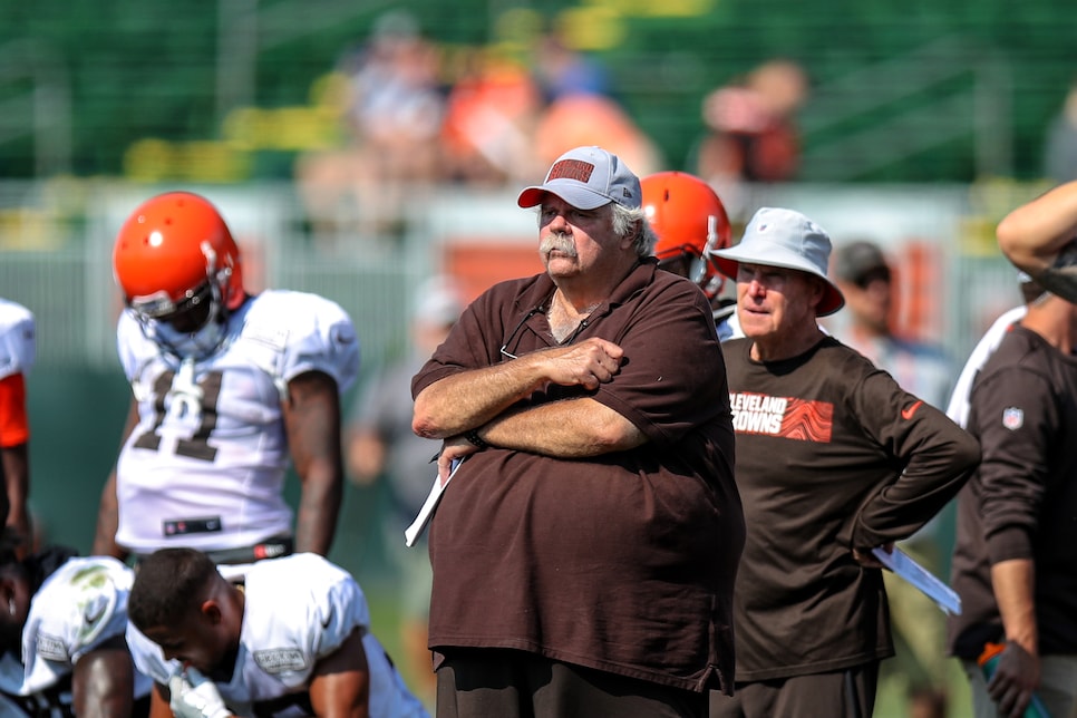 Cleveland Browns' 0-16 coach shows why team went 0-16 with rant about  stretching, World War II, This is the Loop