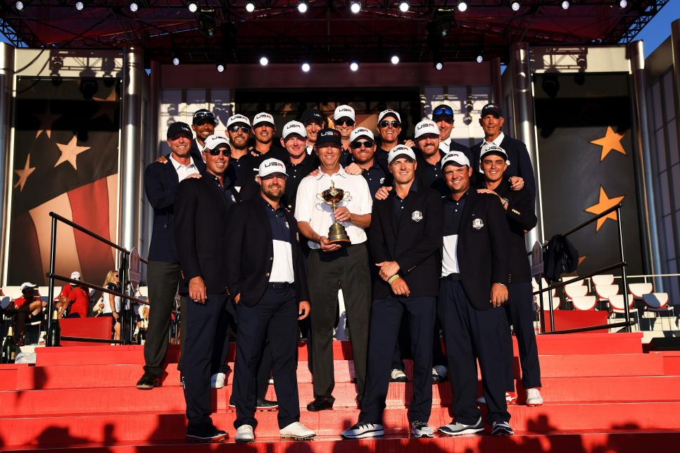 us-ryder-cup-team-2016-victory-closing-ceremony.jpg