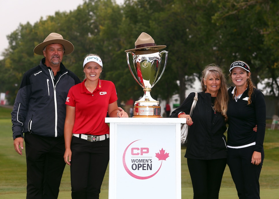 brooke-henderson-family-trophy-cp-womens-open-2018-sunday.jpg