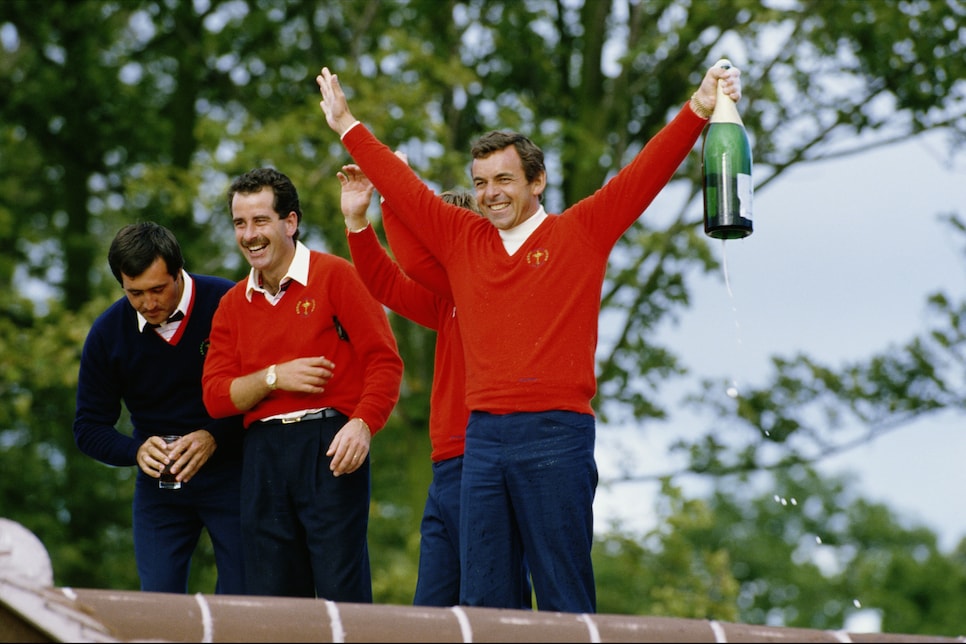 tony-jacklin-ryder-cup-1985-celebration.jpg