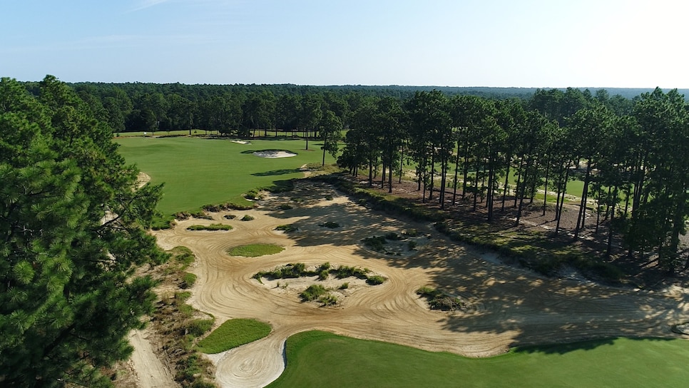 /content/dam/images/golfdigest/fullset/2018/10/12/5bc0be611339a32dd81466e4_Pinehurst _4 Hole 9 Drone NEW (2).jpg