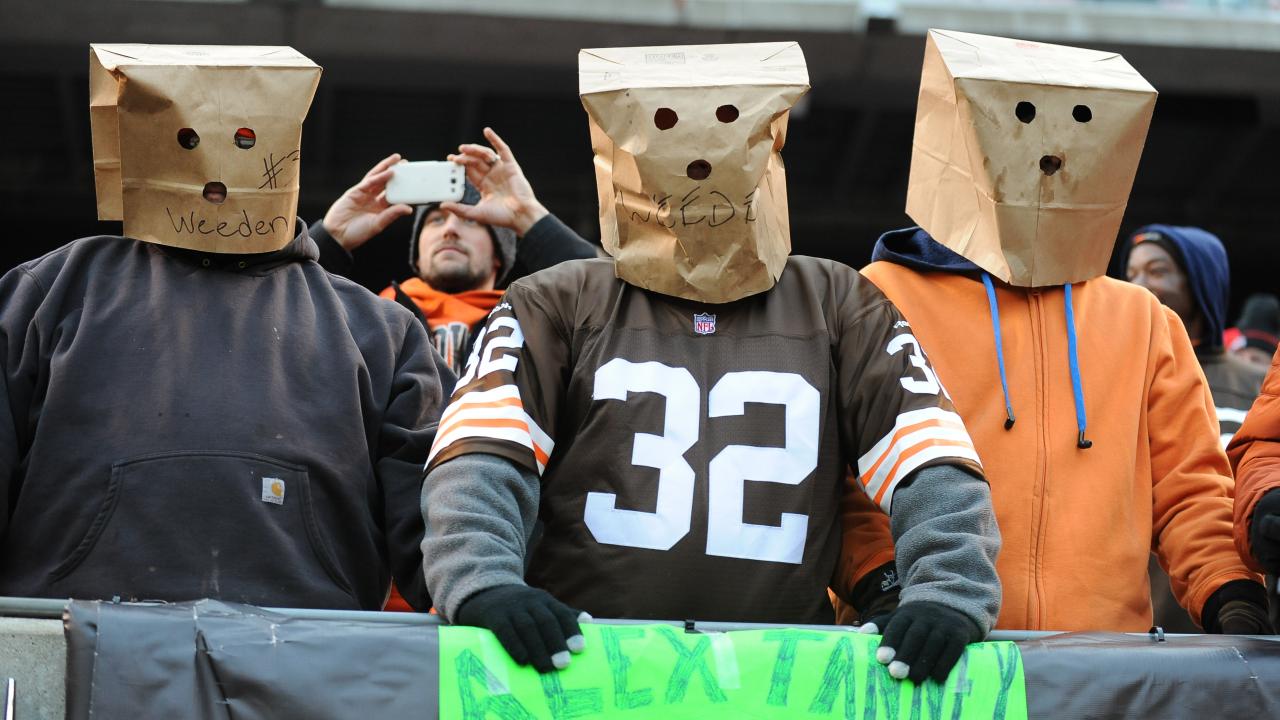 Browns show off frightfully fun costumes before battling Steelers