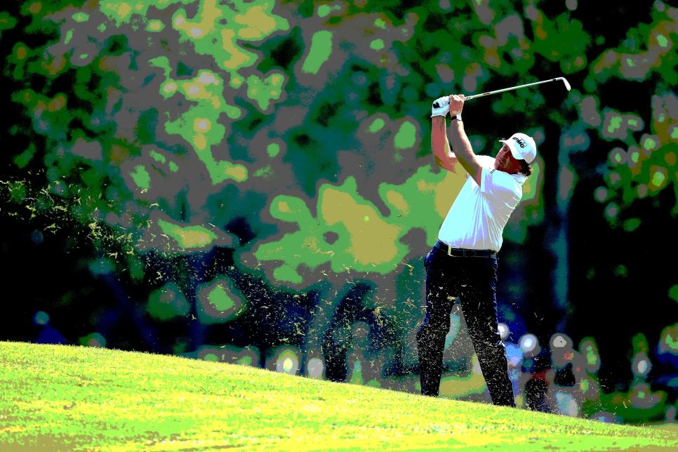 phil-mickelson-newsmakers-posterized-swinging.jpg