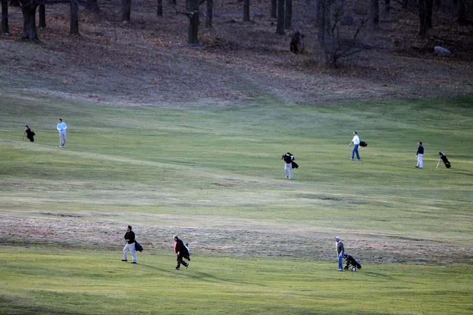 golfers-playing-on-warm-december-day.jpg