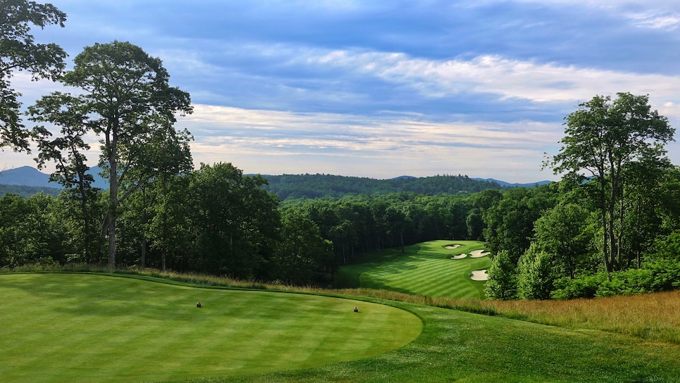 108 - Mountaintop - 1st tee - Jon Cavalier.jpeg