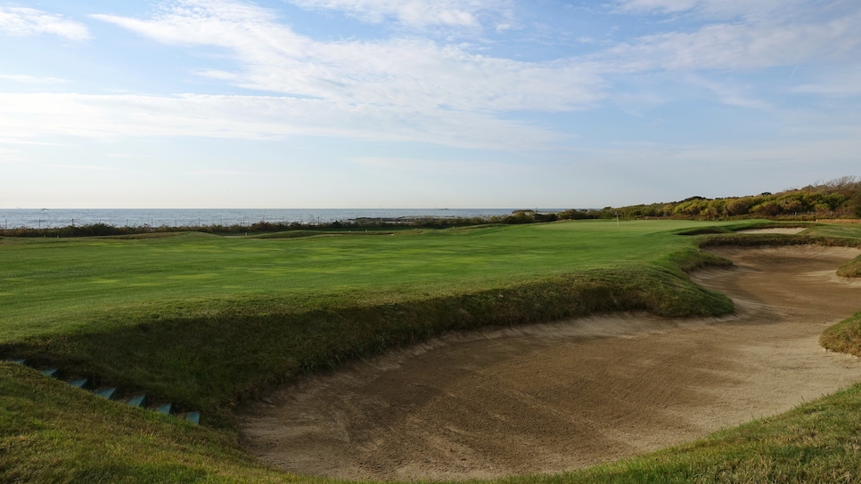 134 - Newport CC - bunkers - Jon Cavalier.jpeg