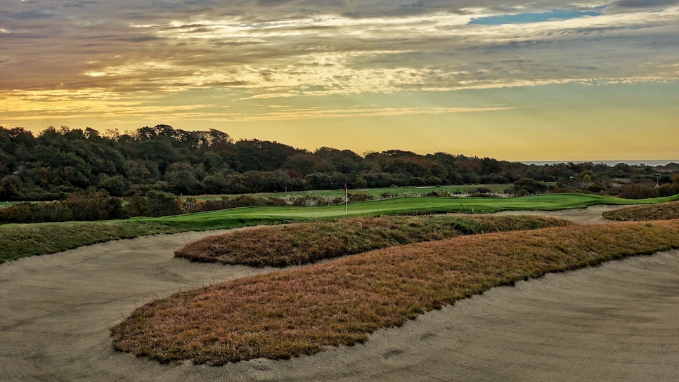 134 - Newport CC - third hole - Jon Cavalier.jpeg