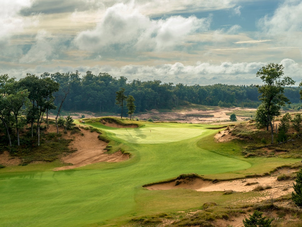 10th Hole, Mammoth Dunes