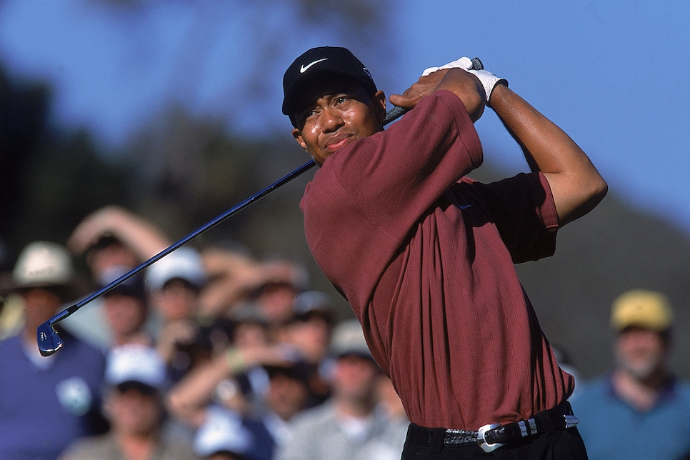  tiger-woods-2000-swinging-showdown-at-sherwood.jpg