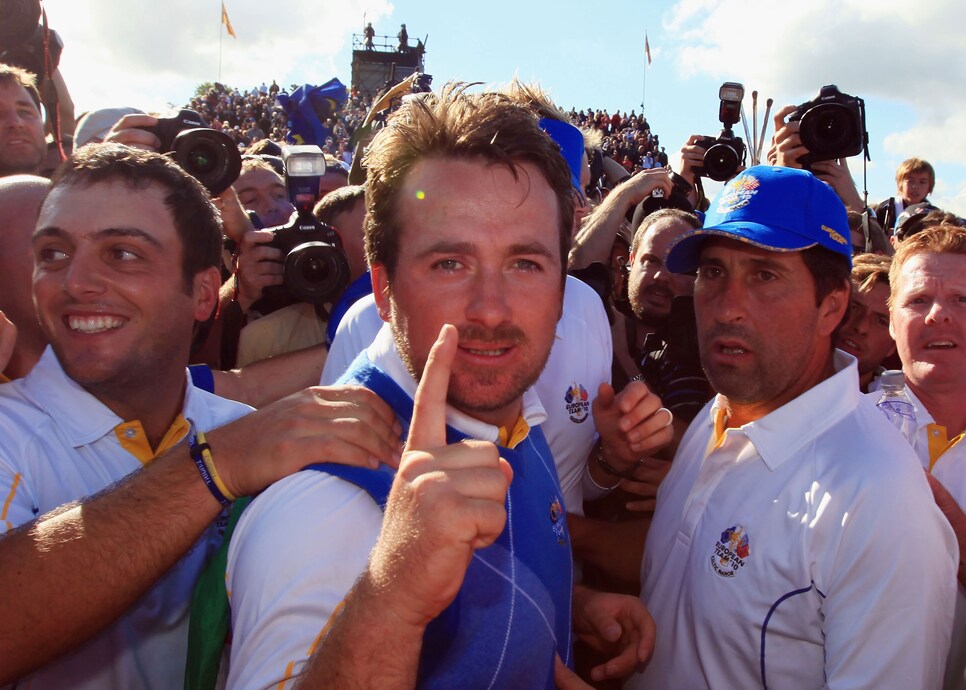 graeme-mcdowell-ryder-cup-2010-celebration.jpg