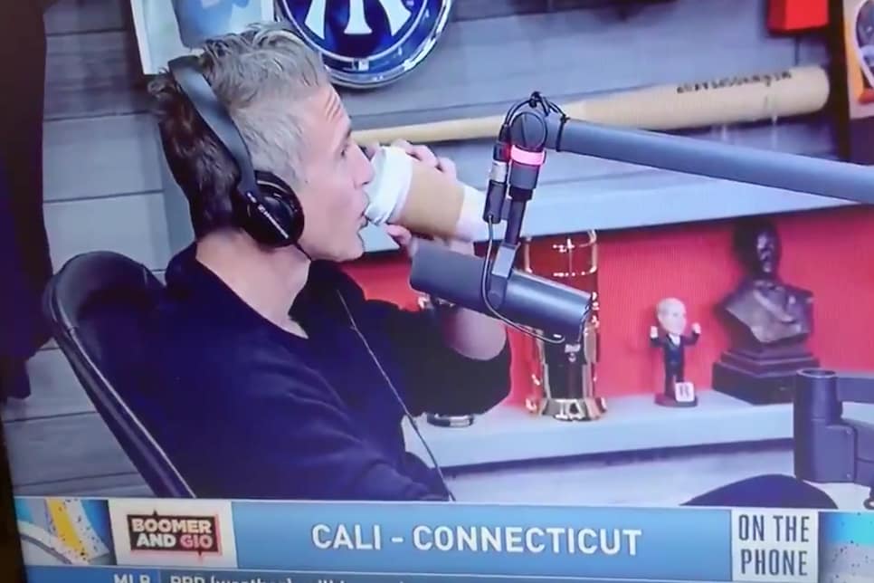 Mets fan calls into morning radio show to give Chase Utley a piece