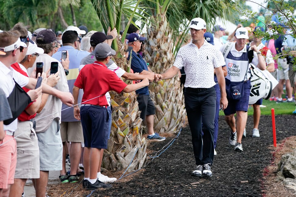 billy-horschel-high-five-fans-honda-classic.jpg