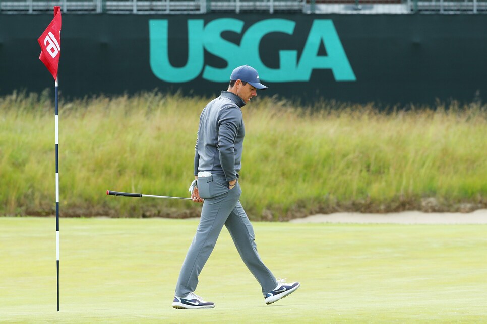 rory-mcilroy-us-open-2018-walking-on-green.jpg