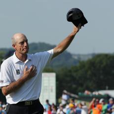 during the final round of the U.S. Open at Oakmont Country Club on June 19, 2016 in Oakmont, Pennsylvania.